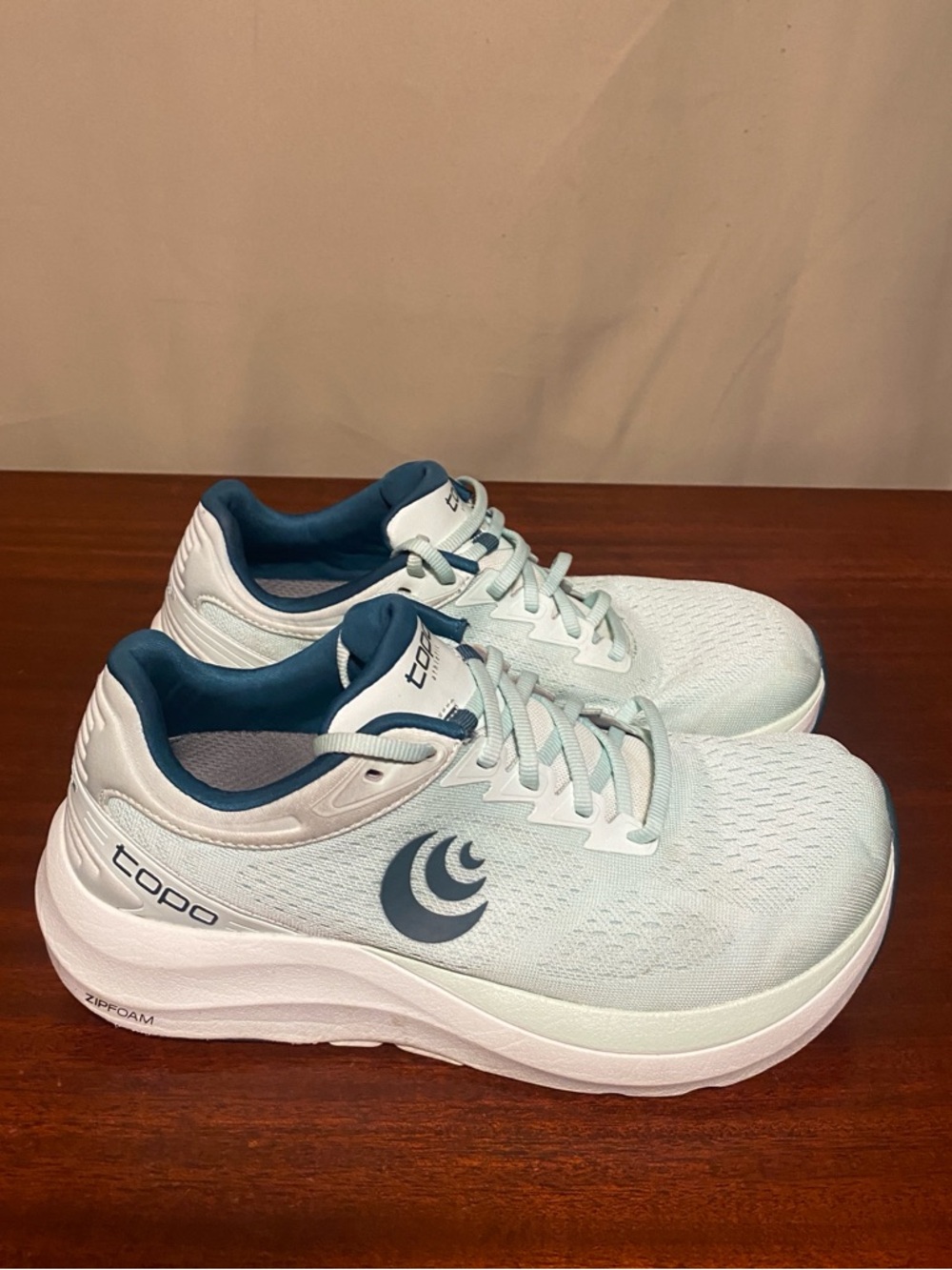 Topo Athletic Phantom 3 Mint/Emerald women’s size 8